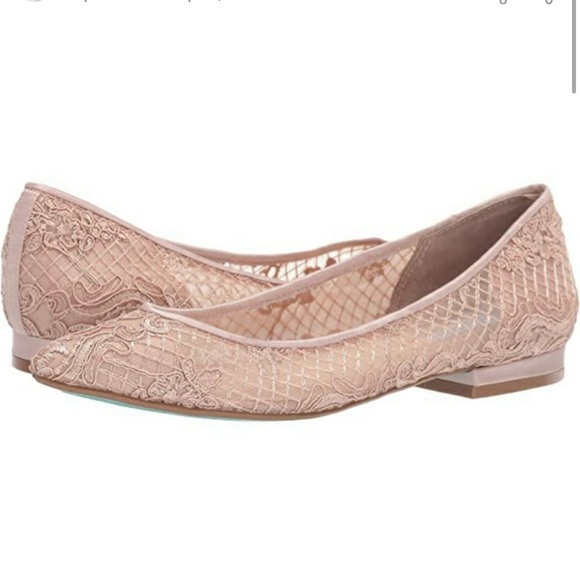 New Betsey Johnson Lace slip on pointed toe Women's flats in Cream shoes - Picture 1 of 9